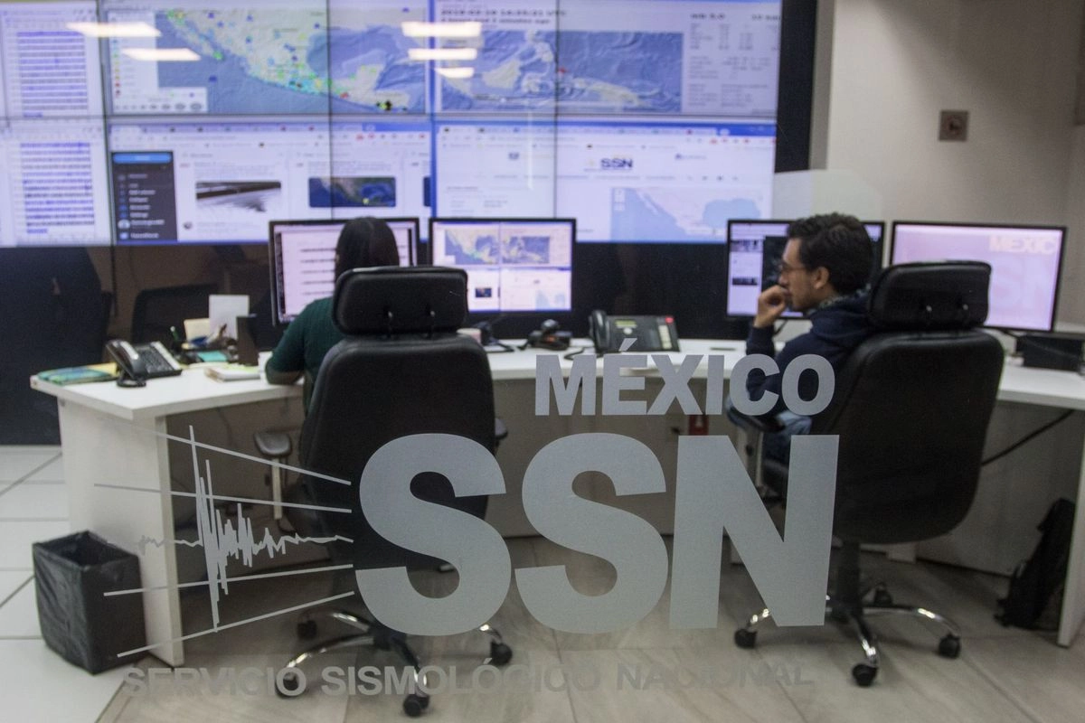 Interior de las instalaciones del Servicio Sismológico Nacional de la UNAM.