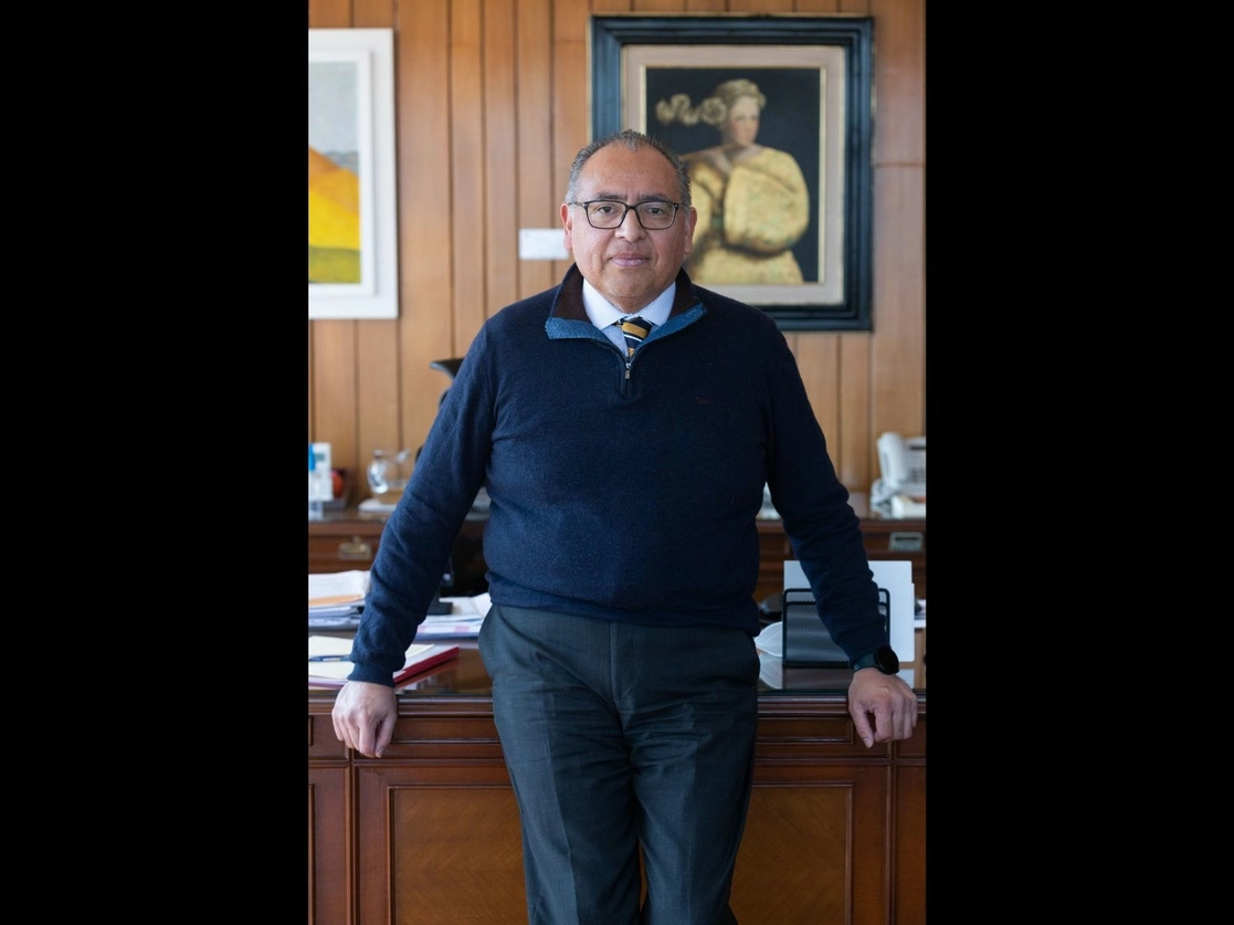 Alfredo Sánchez Castañeda, abogado general de la UNAM, en entrevista con La Jornada, en el piso 9 de la torre de Rectoría en Ciudad Universitaria. Foto Pablo Ramos



