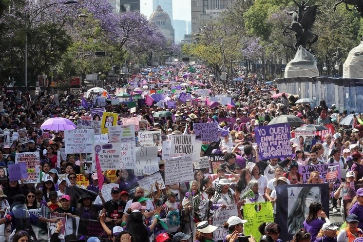 Manifestación por el Día de la Mujer en la CDMX. Foto Marco Peláez / Archivo