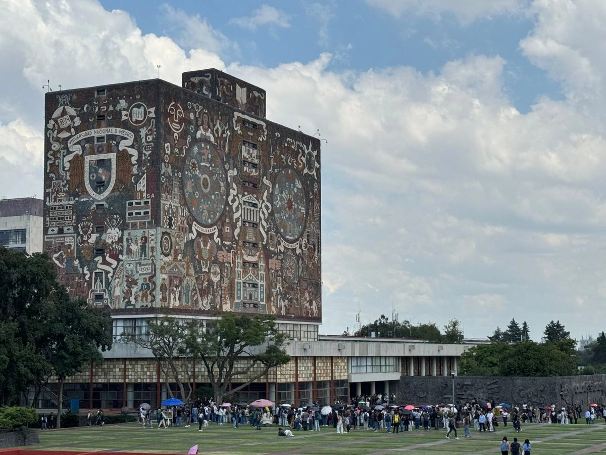 "La UNAM hará todo lo que esté a su alcance para garantizar seguridad a las y los estudiantes", aseguró el rector, Leonardo Lomelí. Foto 