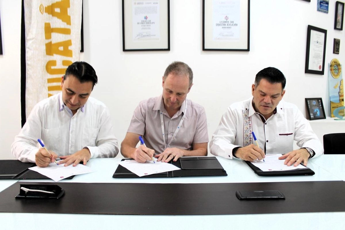 El acuerdo, con la intervención del Instituto Yucateco de Emprendedores (IYEM), y la Secretaría de Fomento Turístico (Sefotur), entidades gubernamentales, permitirá identificar, fortalecer y acompañar iniciativas productivas locales.