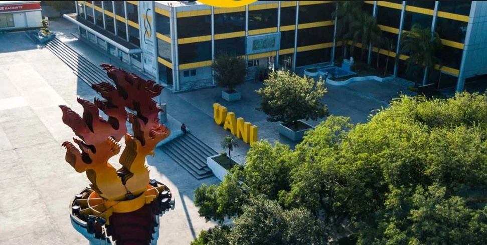 Alumnos de educación media superior y superior en Nuevo León podrán regresar a clases presenciales a partir del próximo 31 de mayo. Foto tomada del sitio https://www.uanl.mx / Archivo 