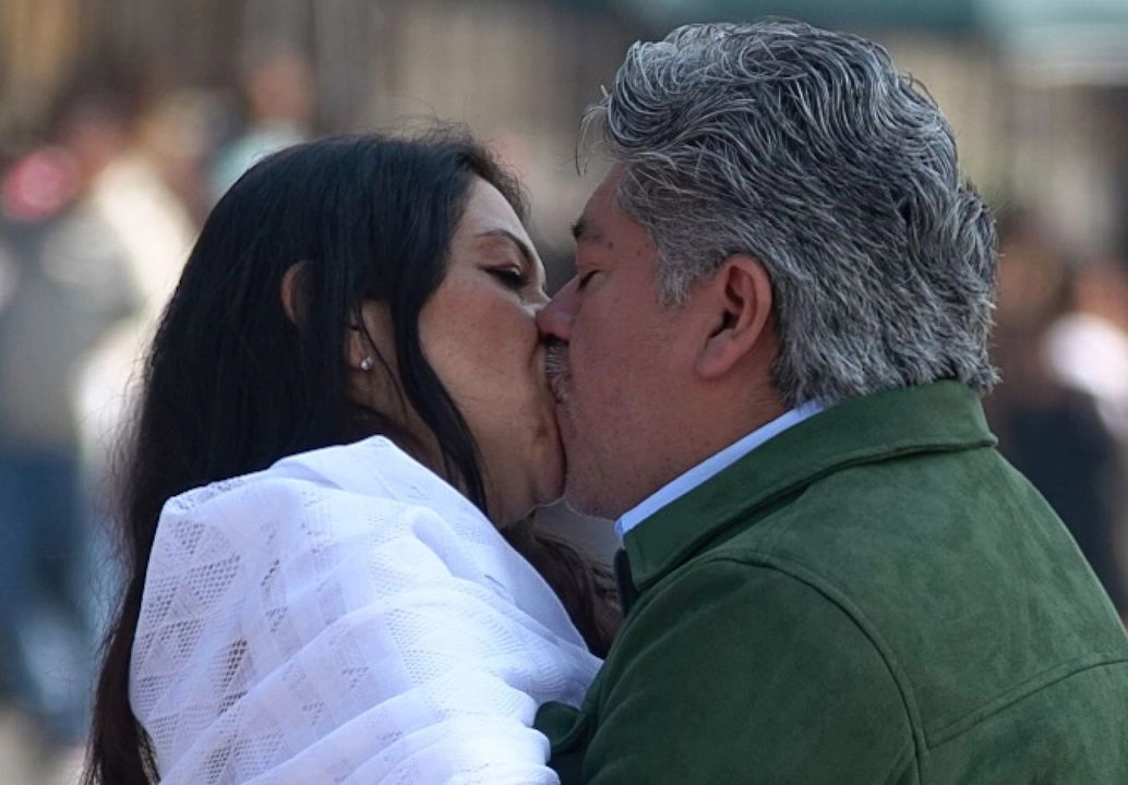 "En México existe un profundo miedo a que la pareja se rompa al experimentar con las no monogamias", refiere el sondeo. 