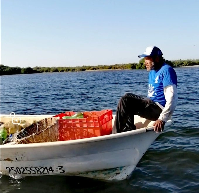 Mientras no tengan los permisos se les considera como ilegales al realizar su oficio. Foto de archivo en Sinaloa/ Conapesca