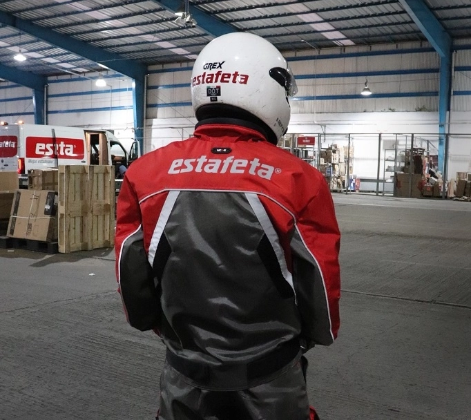 La empresa mexicana Estafeta es líder en el servicio de paquetería. Foto Tomada de Instagram estafetamx  