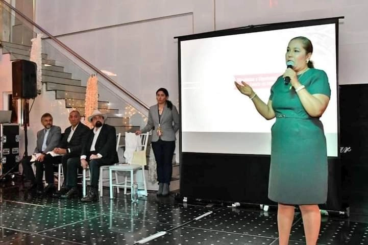 La diputada mexiquense por el partido Morena, Luz María Hernández Bermúdez durante su participación. Foto La Jornada