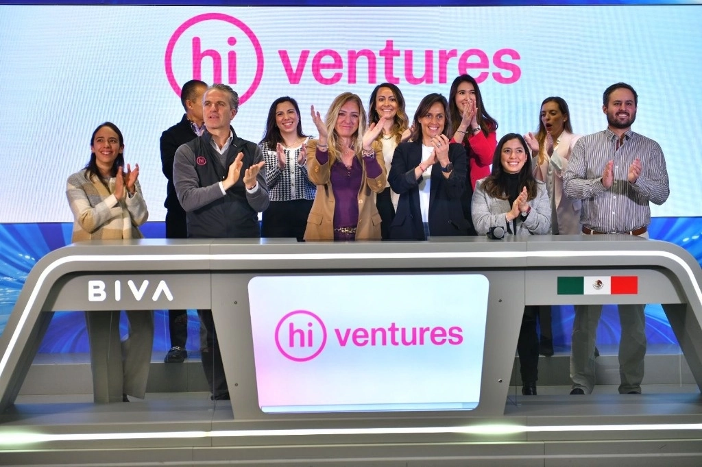María Ariza, directora general de la Bolsa Institucional de Valores, durante la presentación del primer fondo en América Latina dedicado a la inteligencia artificial por 100 millones de dólares. Imagen tomada de @BIVAMX
