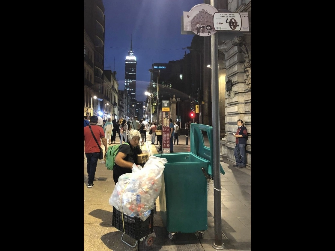 Reciclaje de plástico en la Ciudad de México. Foto Luis Castillo / Archivo
