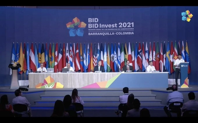 Los países de América Latina y el Caribe seguirán débiles en materia macroeconómica durante los próximos años debido al impacto de la pandemia, por lo que es urgente la implementación de reformas fiscales, dijo el organismo. Foto Twitter @el_BID