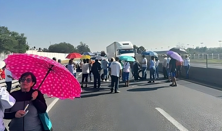 Manifestación por desabasto de agua en Ecatepec. Foto 'La Jornada' / Archivo