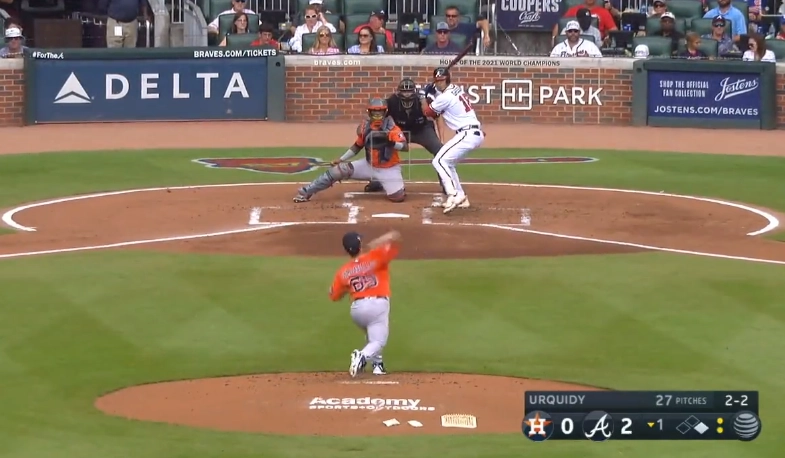 Urquidy llevó a la victoria a Houston sobre los campeones Bravos de Atlanta. Foto @MLB