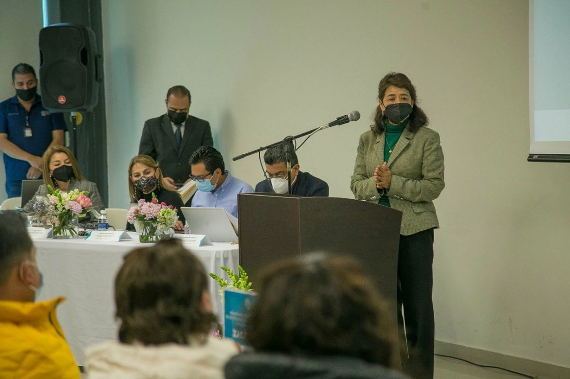 Adela Piña Bernal informó que la denuncia se presenta contra quien resulte responsable por la publicación, a través de diversas redes sociales, sobre la venta ilícita de constancias de los cursos. Foto tomada de la cuenta de Twitter @USICAMM_OFICIAL