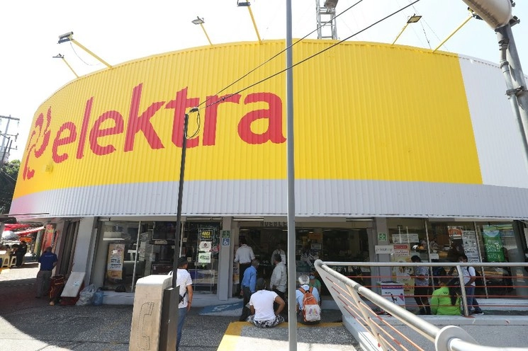 Los números de la tienda se dan en un contexto en el que su dueño, Ricardo Salinas, se negó a cerrar sus sucursales por la emergencia sanitaria. Foto Yazmín Ortega/Archivo