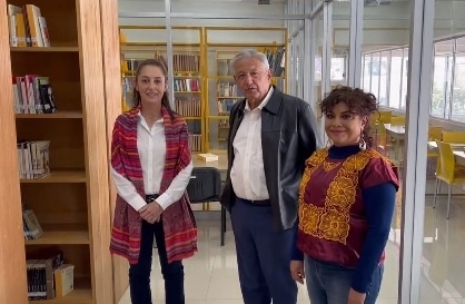 El presidente Andrés Manuel López Obrador publicó un video en redes sociales, el fue grabado en la biblioteca de Utopía Aculco. Foto Tomada del video del Twitter @lopezobrador_