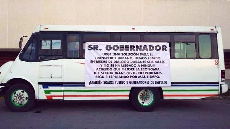Las unidades en paro fueron estacionadas en las cercanías del Palacio de Gobierno. Foto Lorenzo Chim