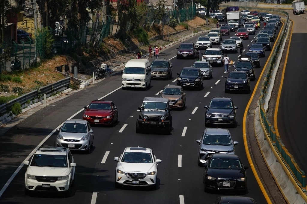 Con motivo del fin del periodo vacacional, este domingo se reporta tráfico en las carreteras que ingresan a la CDMX. Foto Cuartoscuro