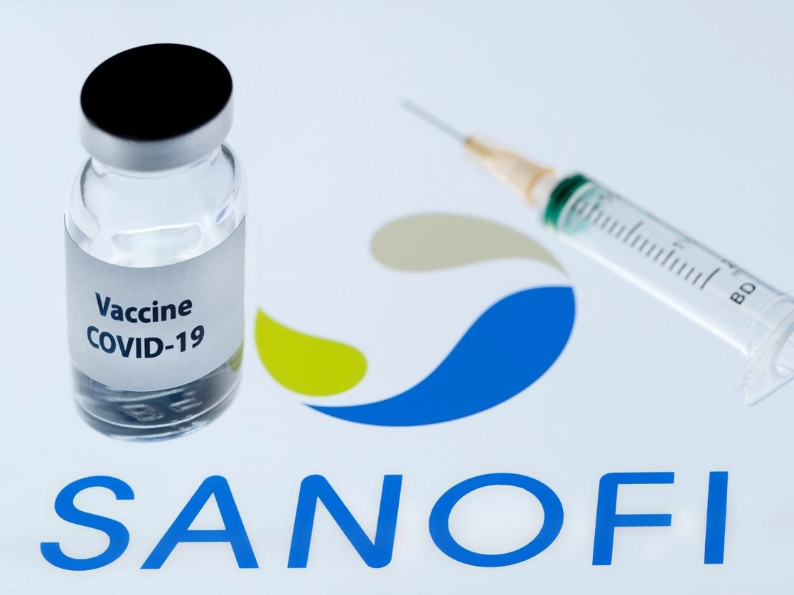 Sanofi y GlaxoSmithKline dijeron que las pruebas clínicas de su vacuna para el Covid-19 mostraron una respuesta inmunológica insuficiente en las personas mayores, lo que retrasará su lanzamiento. Foto Afp / Archivo