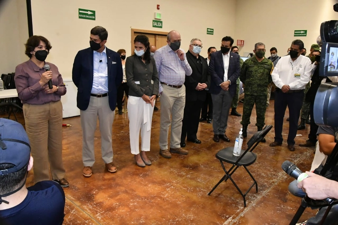 En Chihuahua, Delfina Gómez, secretaria de Educación Pública, encabezó el arranque de la jornada de vacunación contra Covid-19 para docentes y personal educativo de la entidad. Foto Jesús Estrada