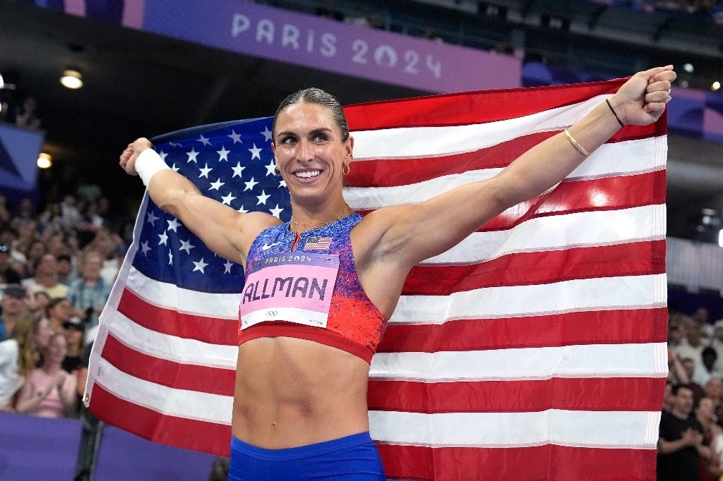 La estadunidense, Valerie Allman, se colgó el oro olímpico en lanzamiento de disco con una distancia de 69.50 metros. Foto Ap
