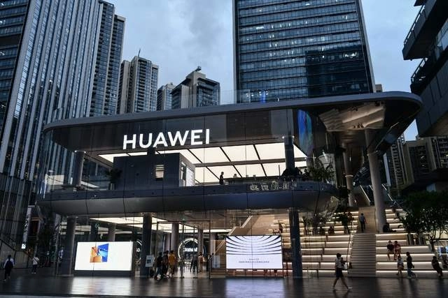 Distribuidora de Huawei en la ciudad de Shenzhen, China. Foto Afp