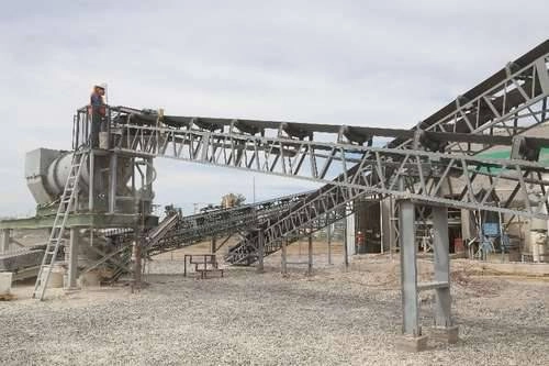 Entre las empresas más grandes de la industria mexicana destacan Grupo México, Peñoles y Fresnillo, las cuales, de acuerdo con Moody’s, tienen la capacidad financiera para resistir entre uno y tres meses la suspensión de actividades por el nuevo coronavirus. Foto 'La Jornada'