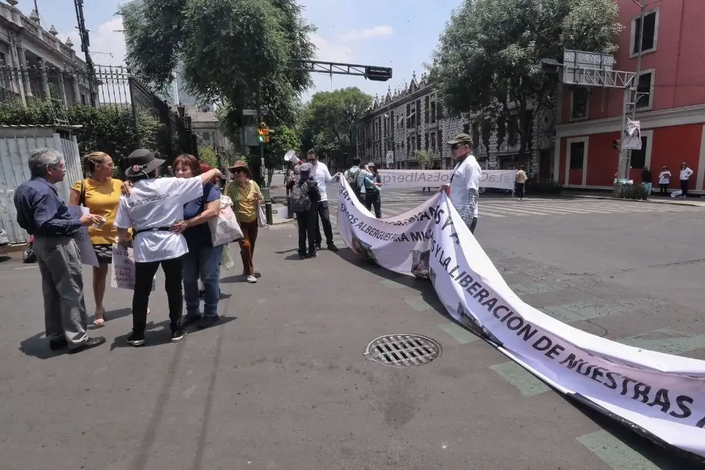 Por la tarde, vecinos levantaron el bloqueo. Foto: Marco Peláez  
