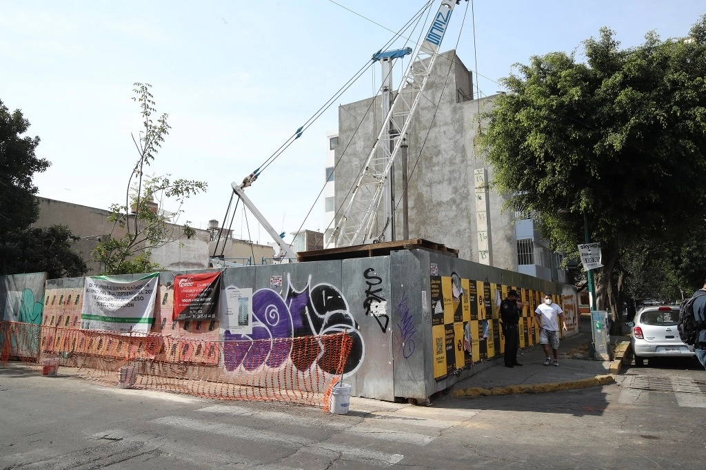 Los quejosos denunciaron que en años recientes aumentó la cifra de edificios con anomalías. Foto María Luisa Severiano
