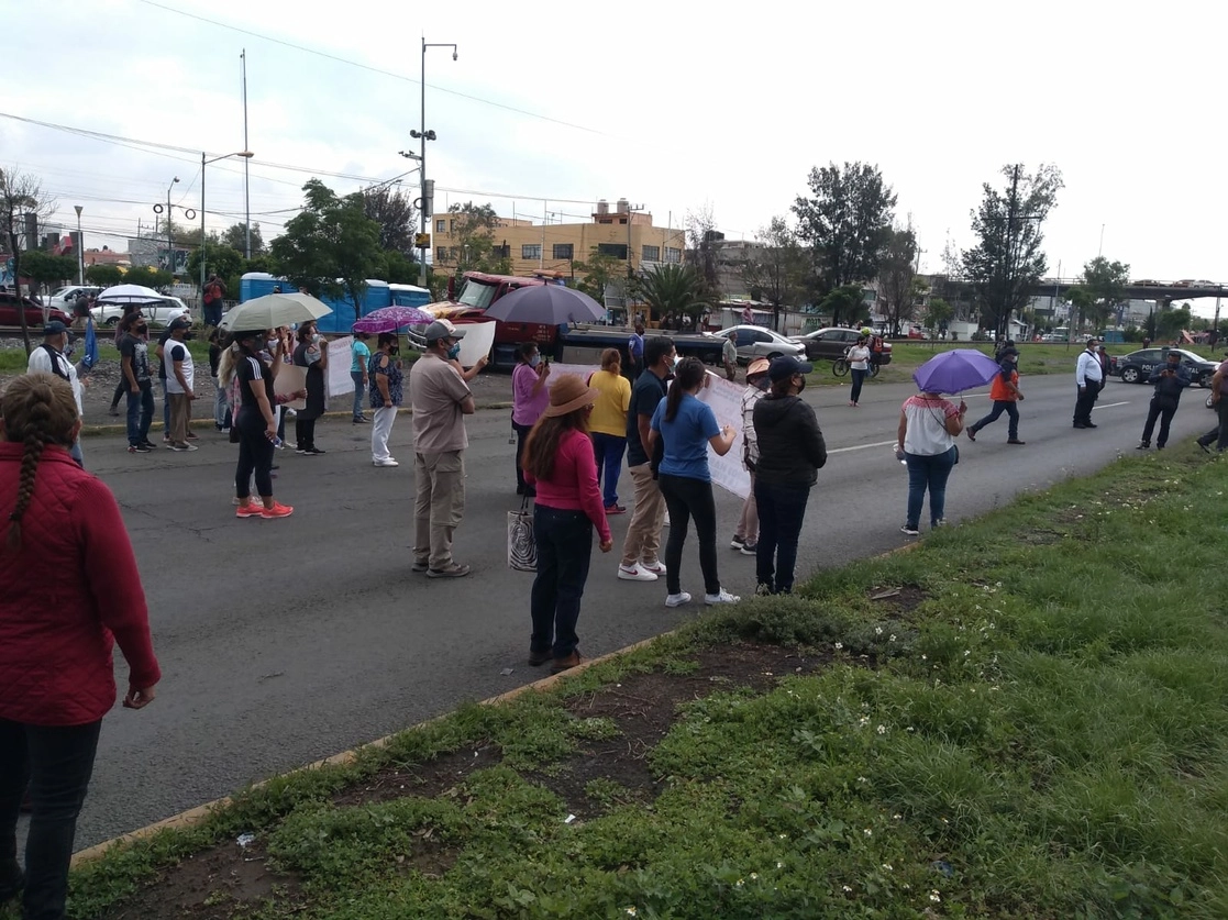 Vecinos de Neza bloquearon avenida Central para protestar contra la construcción de una gasera en la primera sección de Valle de Aragón, el 25 de junio de 2021. Foto La Jornada