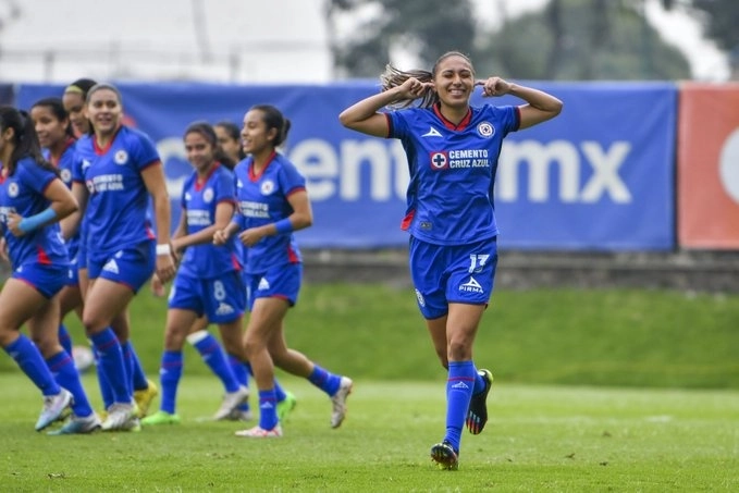 Cruz Azul rompió una racha de cuatro derrotas consecutivas al vencer al Querétaro, este sábado. Foto tomada de la red social X @AzulFemenil
  