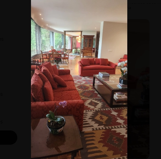 Imagen del interior de la residencia en la que habita el embajador de Colombia en México, difundida por el propio presidente Gustavo Petro en su cuenta de X 