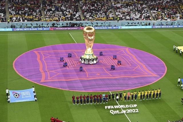 A pesar de las crítica al Mundial de fútbol de Qatar, existe alta demanda para comprar boletos a los partidos. Foto Xinhua