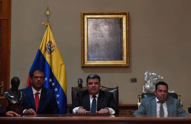 El presidente de Venezuela, Nicolás Maduro, reconoció como nuevo jefe del Parlamento a un opositor rival de Juan Guaidó, Luis Parra. Foto Afp 