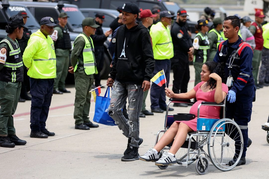 En las últimas semanas, unas 350 personas fueron deportadas a Venezuela, incluidas unas 180 que pasaron hasta 16 días en la base naval de Guantánamo, Cuba. Foto 