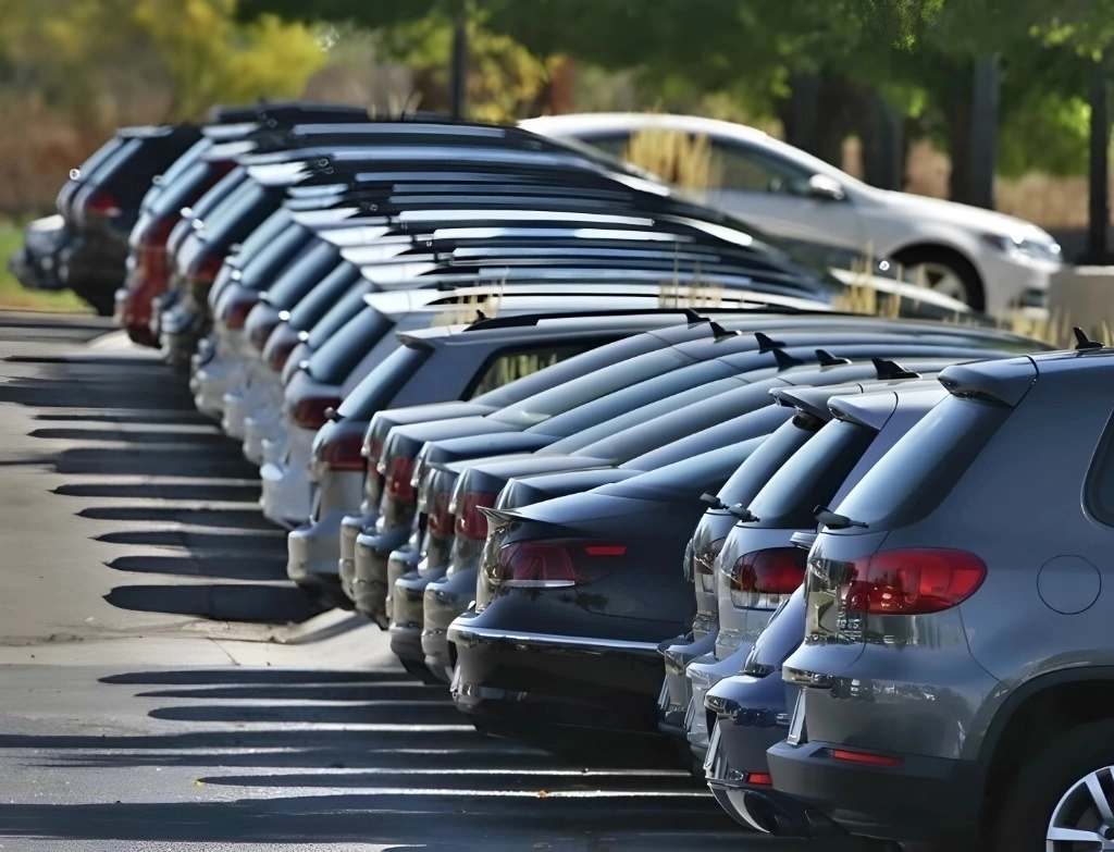 En enero de 2025 la industria automotriz en México vendió en el mercado interno 119 mil 811 vehículos ligeros. Foto Ap / Archivo