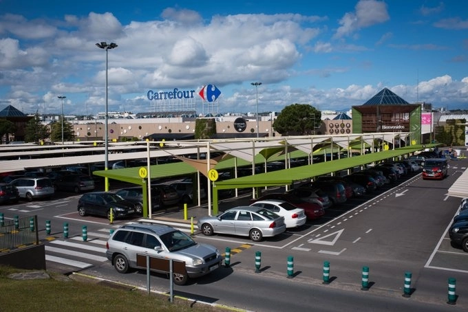 Aspectos de una tienda Carrefour en París. Foto @CarrefourFrance