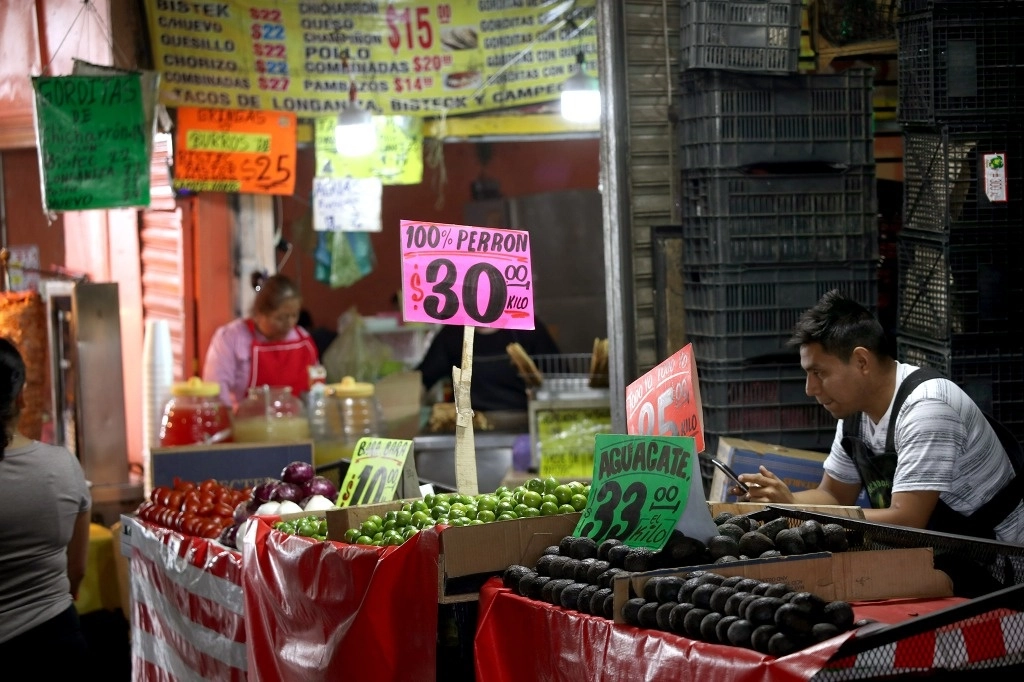 La comercialización agrícola en la Central de Abasto se ha normalizado y el mercado vende entre 15 y 20 mil toneladas diarias de productos, frutas y legumbres. Foto María Luisa Severiano