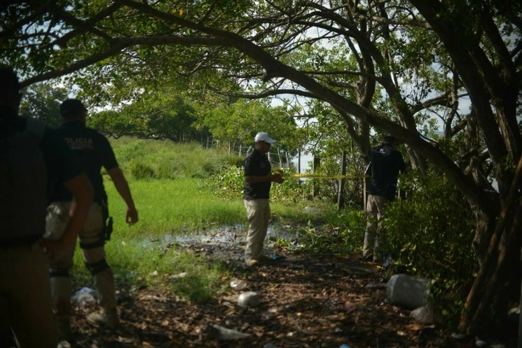 En imagen de archivo, fosa clandestina en el fraccionamiento Condado Valle Dorado, en el puerto de Veracruz. Foto Cuartoscuro