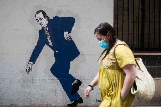 Un grafitti de Juan Carlos I, hecho por el artista callejero ‘El Primo de Banksy’, en Valencia, España. Foto Afp
