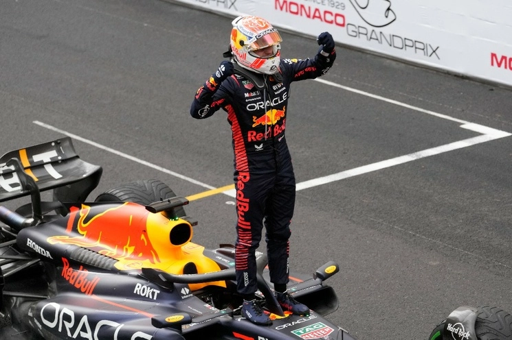 Max Verstappen, líder del campeonato mundial de F1, dominó de principio a fin el GP de Mónaco. Foto Ap