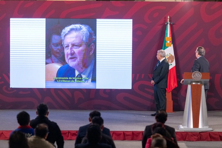 Durante la conferencia matutina de ayer en Palacio Nacional, el canciller Marcelo Ebrard refutó los dichos del senador republicano John Neely Kennedy, pues México ha combatido ampliamente el tráfico de fentanilo. Foto Pablo Ramos