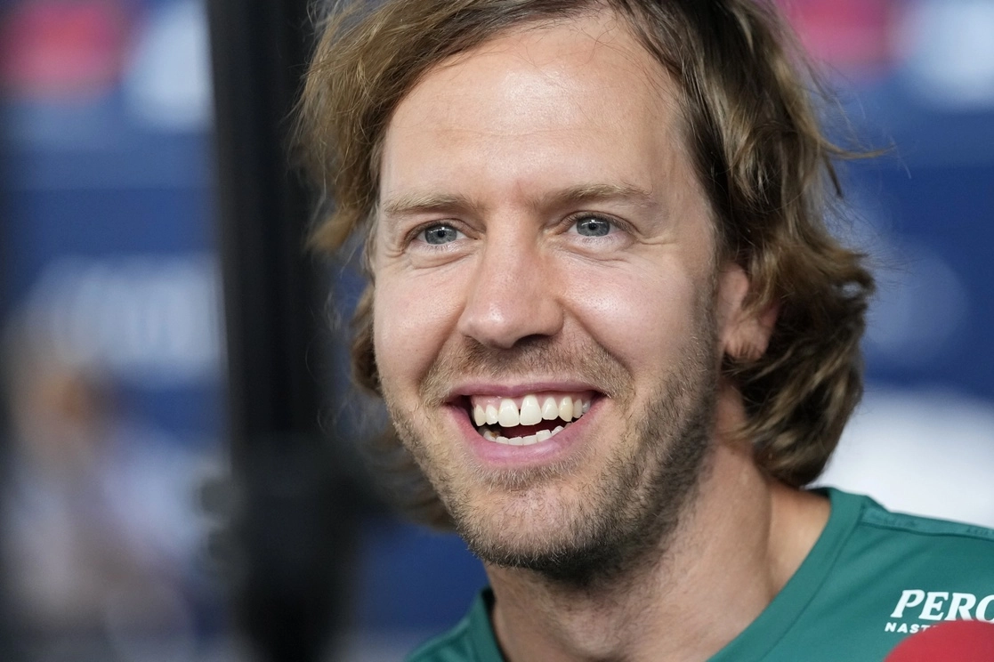 El cuatro veces campeón mundial Sebastian Vettel anunció su retiro de la Fórmula 1 al final de la temporada. Dijo que sus objetivos habían cambiado, que buscaban más en la familia. La imagen, del 28 de julio de 2022. Foto Ap