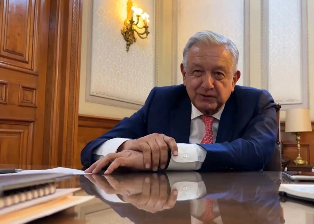 AMLO durante su conversación con el mandatario de Brasil. Foto Presidencia
