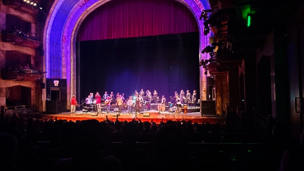 El Palacio de Bellas Artes albergó el concierto de la Afro Latin Jazz Orchestra y el el Colectivo Conga Patria Son Jarocho. Foto Edith Ahuatzi