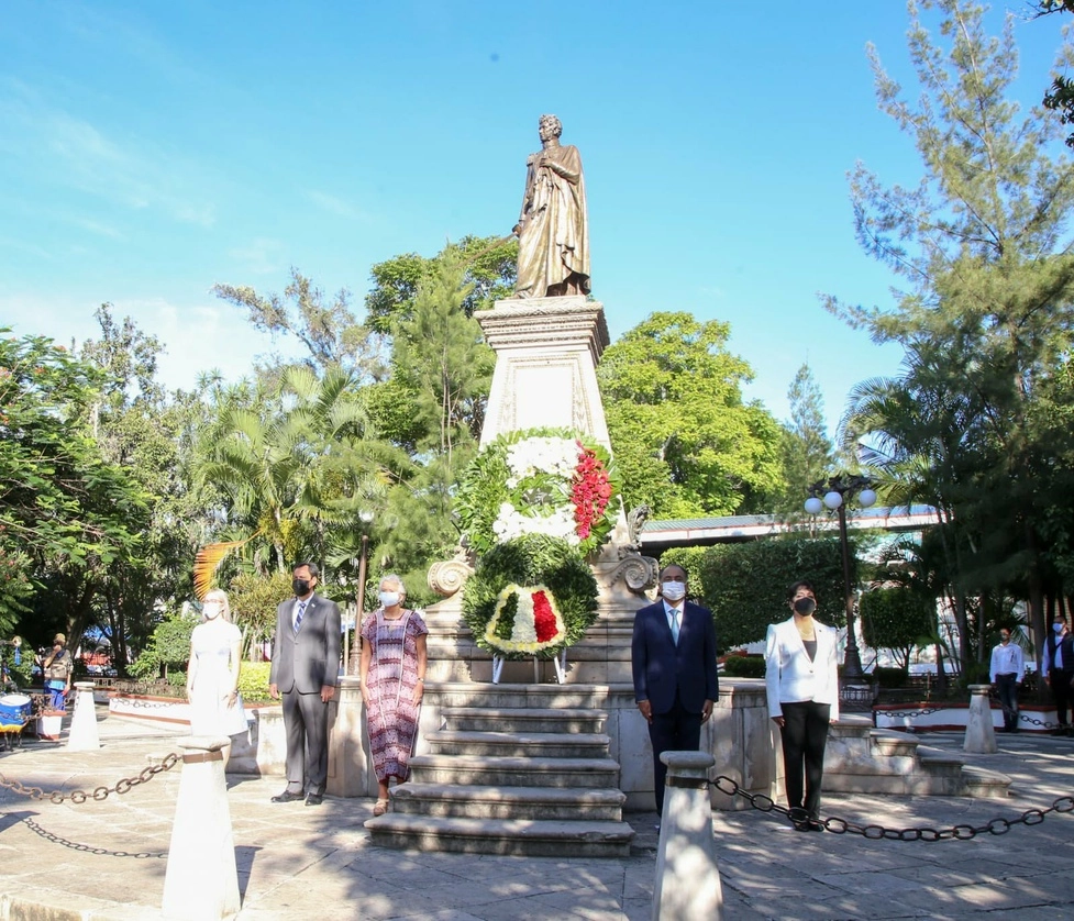 Homenaje al general Vicente Guerrero Saldaña encabezado por la secretaria de Gobernación, Olga Sánchez Cordero y el gobernador de Guerrero, Héctor Astudillo. Imagen tomada de @HectorAstudillo