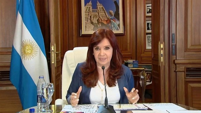La vicepresidenta argentina Cristina Fernández de Kirchner dio positivo a covid-19. Foto Afp