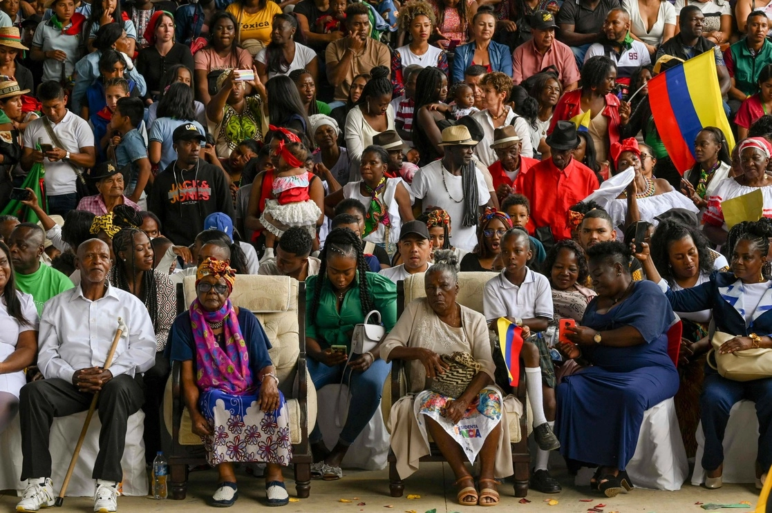 La comunidad afroamericana celebró la victoria electoral en Colombia junto a su vicepresidenta. Foto Afp