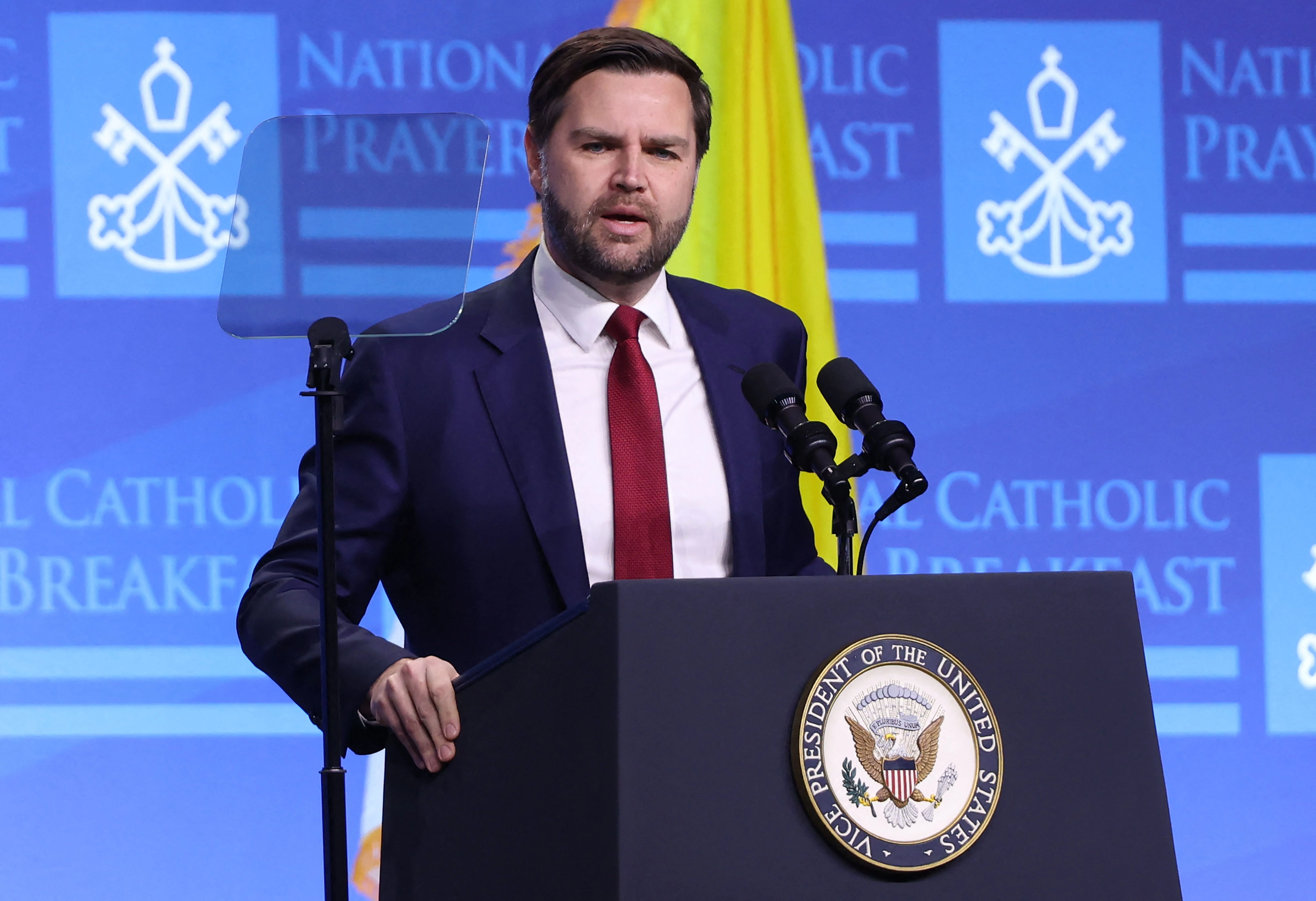 El vicepresidente de Estados Unidos, JD Vance, habla en el vigésimo Desayuno Nacional de Oración Católica anual en Washington, DC, el 28 de febrero de 2025. Foto