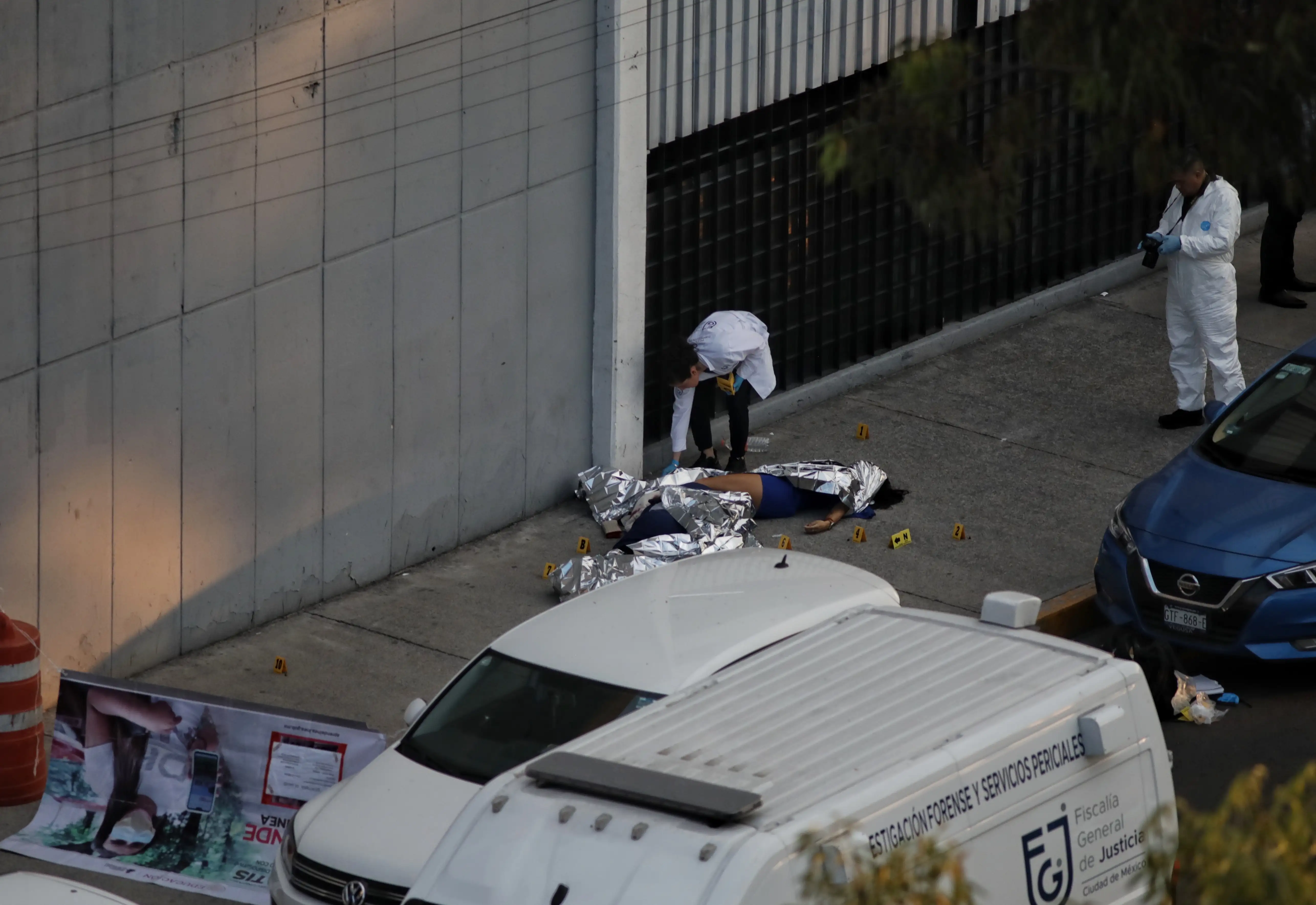 Una pareja fue asesinada a balazos cuando caminaba sobre la avenida Insurgentes Norte en la colonia Tlatelolco, alcaldía Cuauhtémoc.