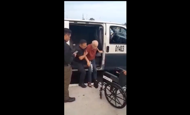 Jean Succar Kuri durante uno de sus recientes traslados a atención médica. Foto captura de pantalla de video difundido en redes sociales