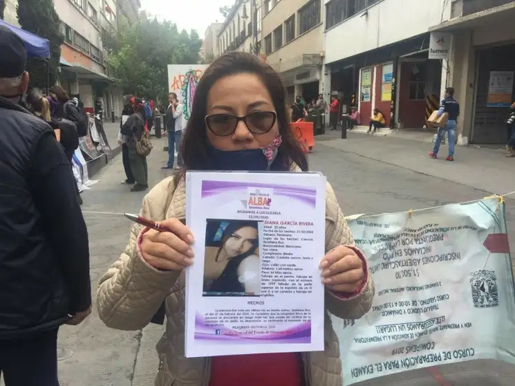 Romina Rivera Ramírez denunció que el 21 de febrero de este año su hija Diana García Rivera desapareció en el municipio de Benito Juárez, QRoo, luego de que ella y un joven que la acompañaba fueran sacados violentamente de un bar en el que se encontraban. Foto Fernando Camacho 